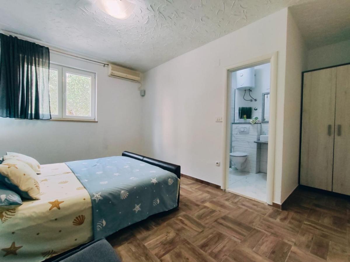Apartmani Nada Mustapic Brela Kültér fotó