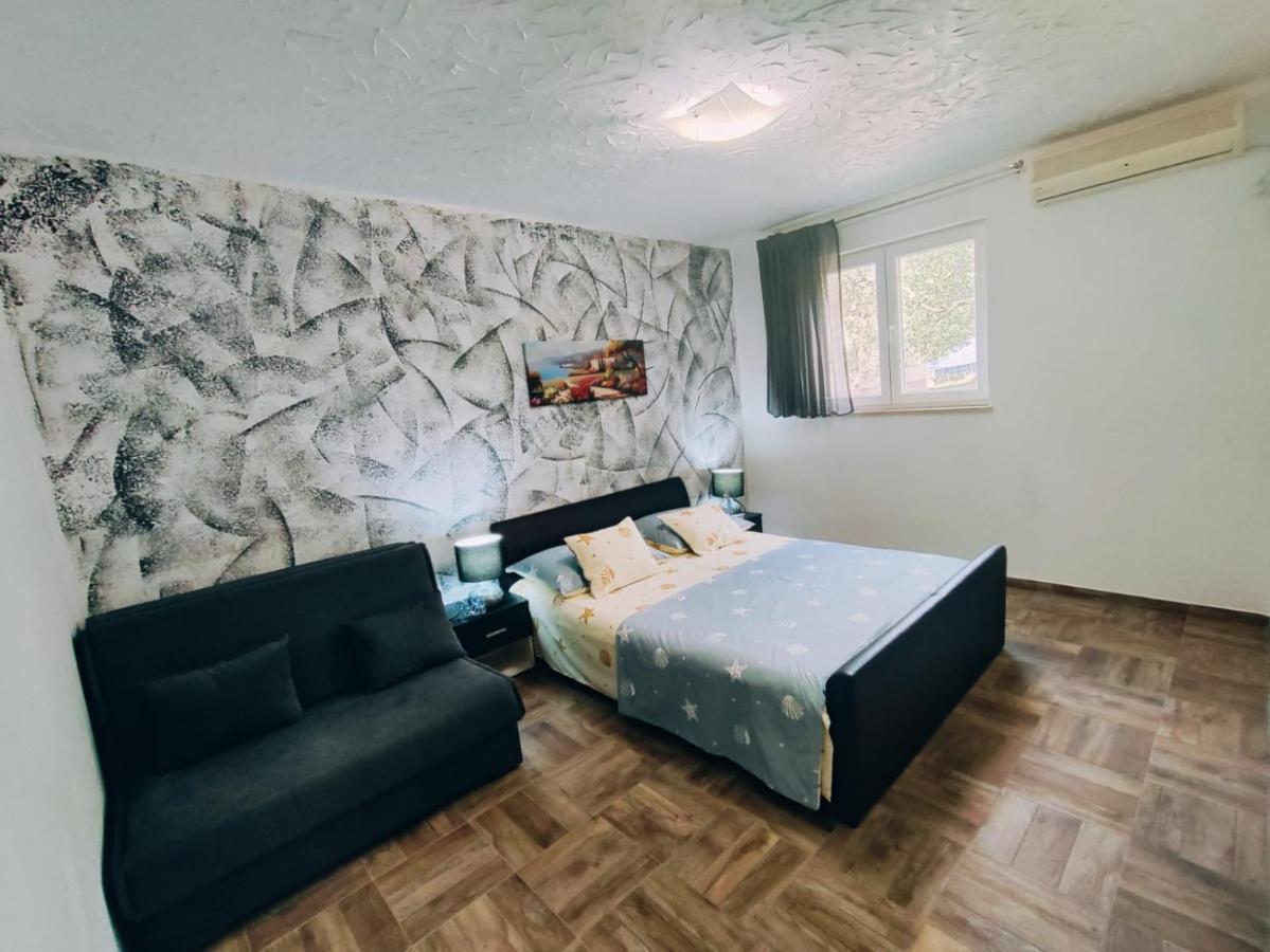 Apartmani Nada Mustapic Brela Kültér fotó
