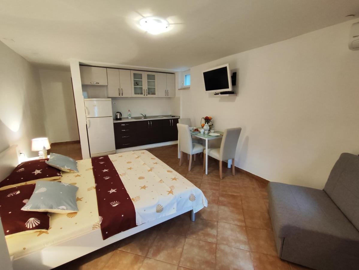 Apartmani Nada Mustapic Brela Kültér fotó