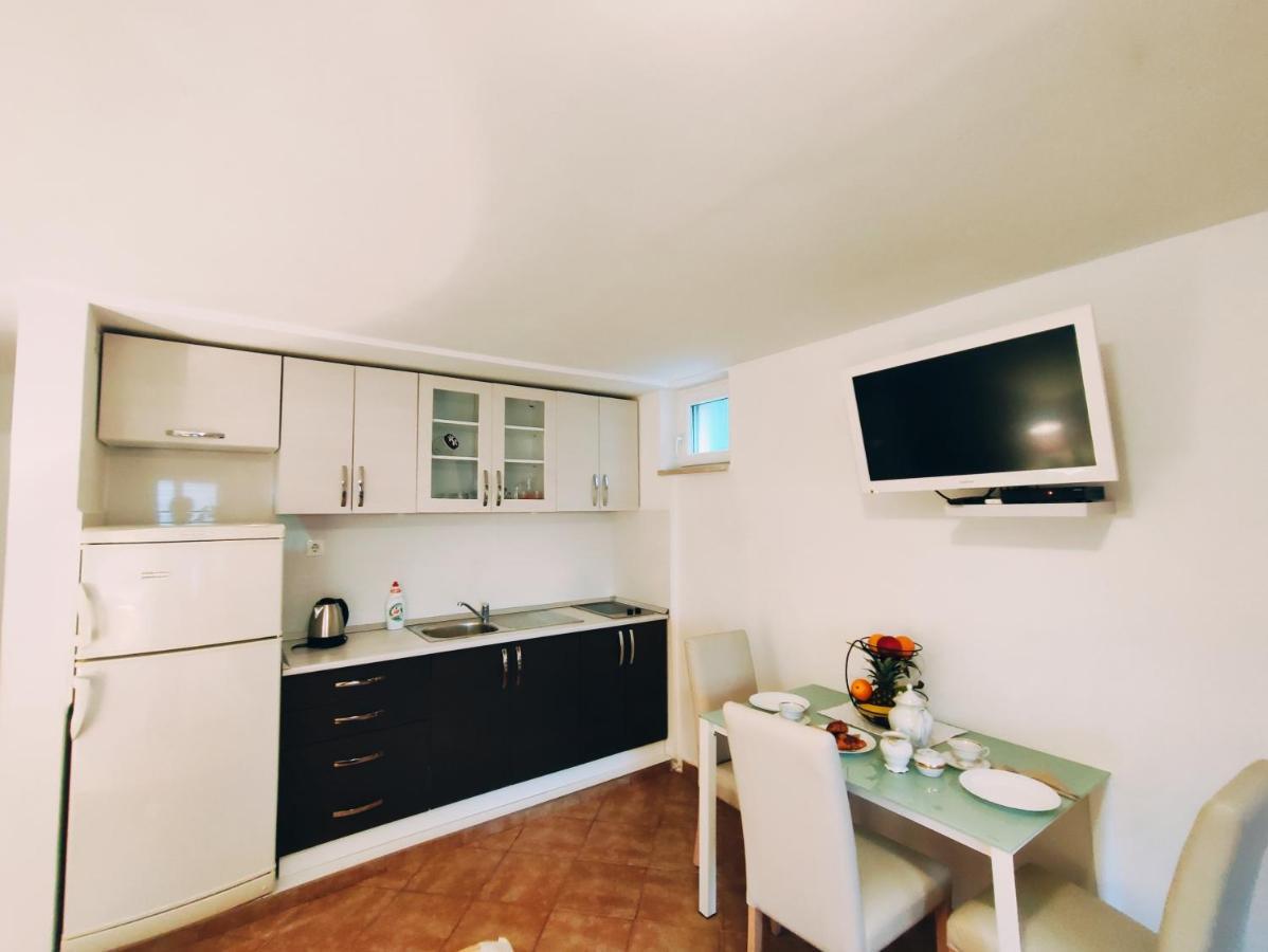 Apartmani Nada Mustapic Brela Kültér fotó