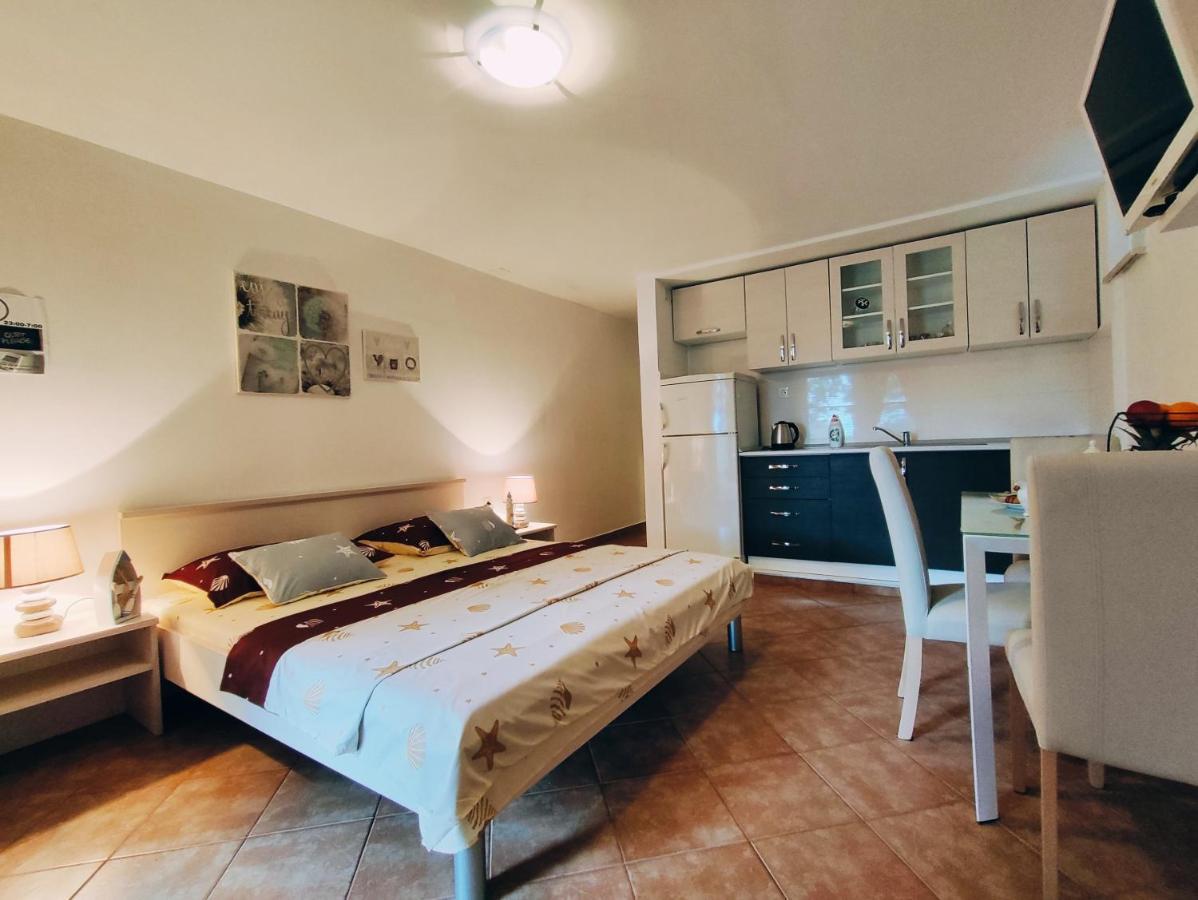 Apartmani Nada Mustapic Brela Kültér fotó