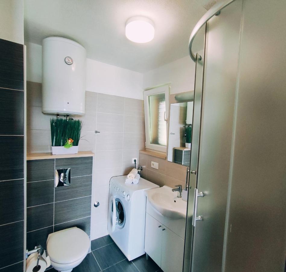 Apartmani Nada Mustapic Brela Kültér fotó